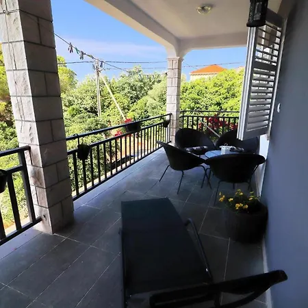 Marjana - Two Bedroom With Terrace And Partial Sea... 프리즈바
