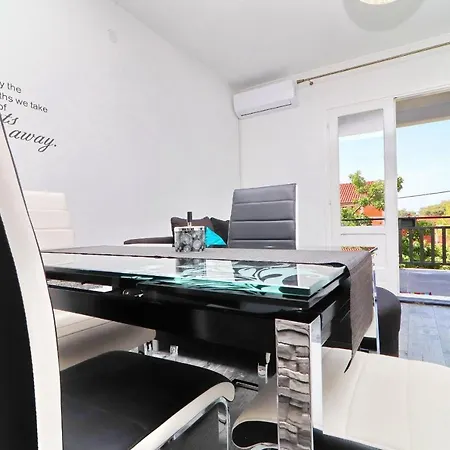 Marjana - Two Bedroom With Terrace And Partial Sea... Apartmán *